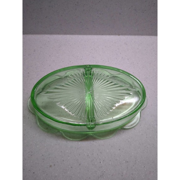 Vintage green depression glass divided relish tray with metal holder - Picture 6 of 9